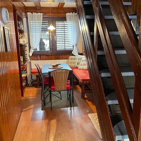 Holiday home Planinska Kuca Kapetan Markovic *